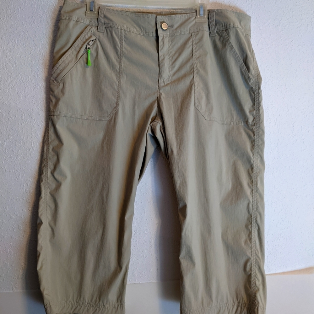 Ladies Reel Legends Capri Pants Size 14